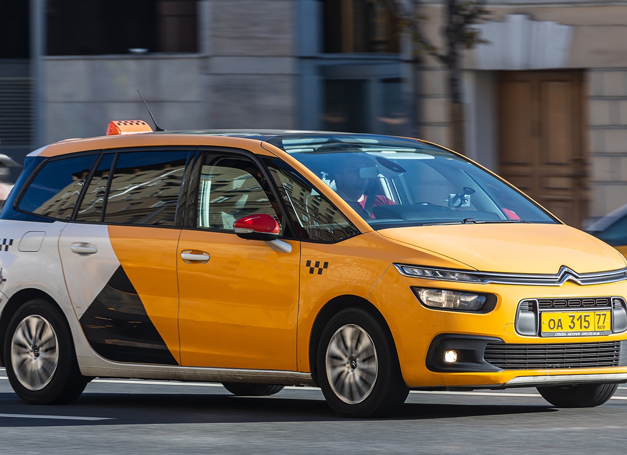 Таксопарки назвали самые проблемные автомобили некитайских марок